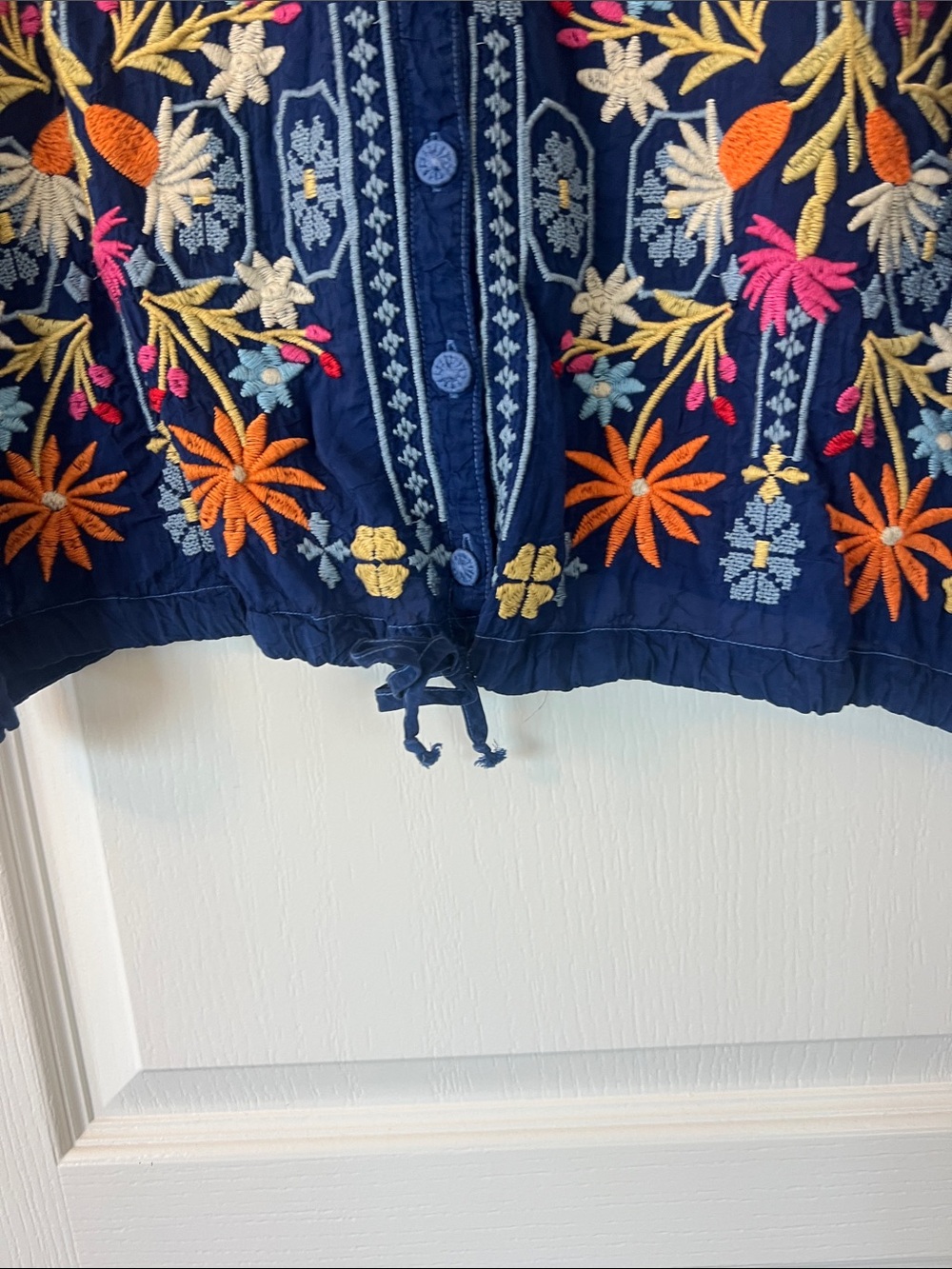 Like New Johnny Was Royal Blue Embroidered Floral Button-Front Blouse Large - Picture 7 of 9